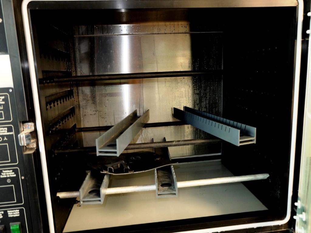 Machines for the manufacturing of foamed <br>and injected attachments and spare parts <br>for the automotive sector-4