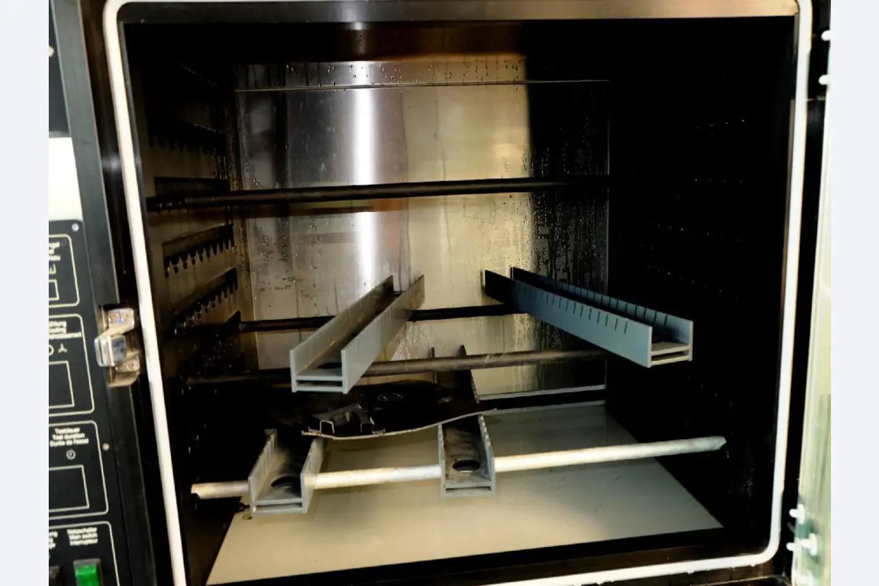 Machines for the manufacturing of foamed <br>and injected attachments and spare parts <br>for the automotive sector-4