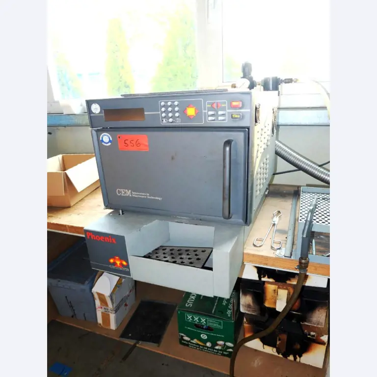 Machines pour la fabrication de pièces (rapportées) automobiles moussées et injectées-1