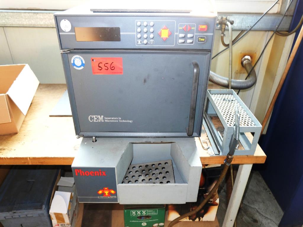 Maschinen zur Herstellung von geschäumten und gespritzten Kfz-(Anbau-)Teilen -2