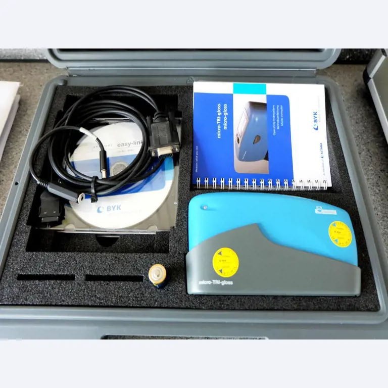 Machines pour la fabrication de pièces (rapportées) automobiles moussées et injectées-1