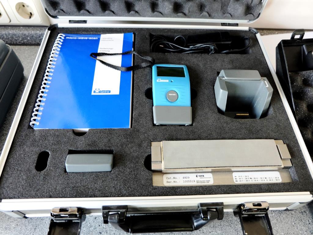 Machines for the manufacturing of foamed <br>and injected attachments and spare parts <br>for the automotive sector-1