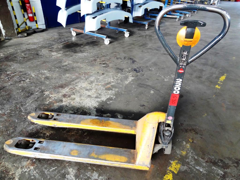 Machines for the manufacturing of foamed <br>and injected attachments and spare parts <br>for the automotive sector-1