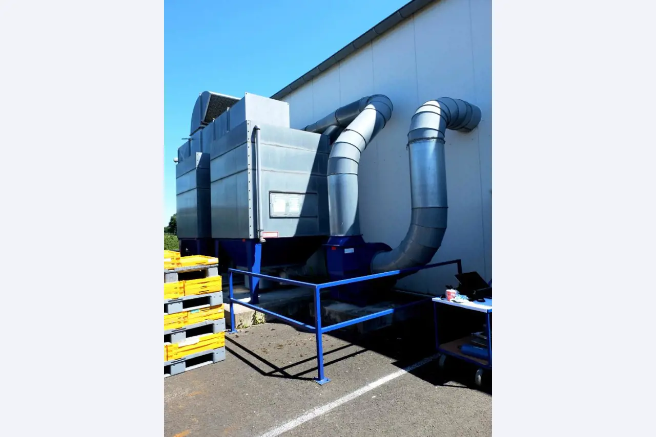 Machines for the manufacturing of foamed <br>and injected attachments and spare parts <br>for the automotive sector-1