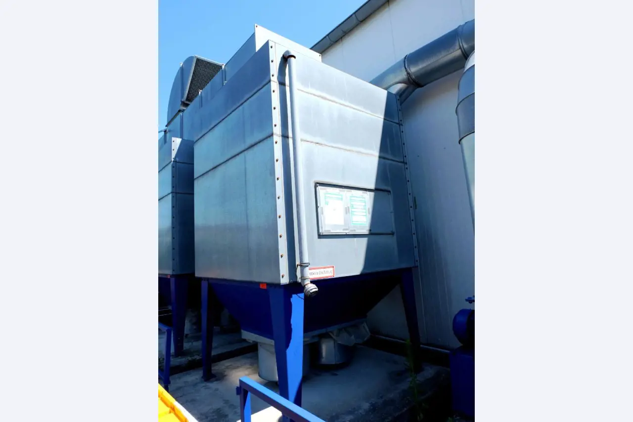 Machines for the manufacturing of foamed <br>and injected attachments and spare parts <br>for the automotive sector-3