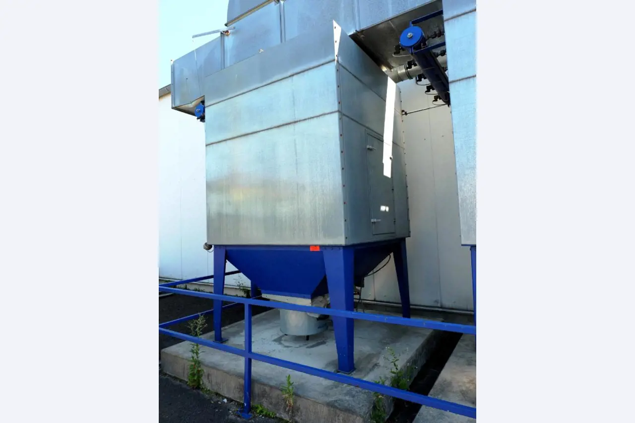 Machines for the manufacturing of foamed <br>and injected attachments and spare parts <br>for the automotive sector-4