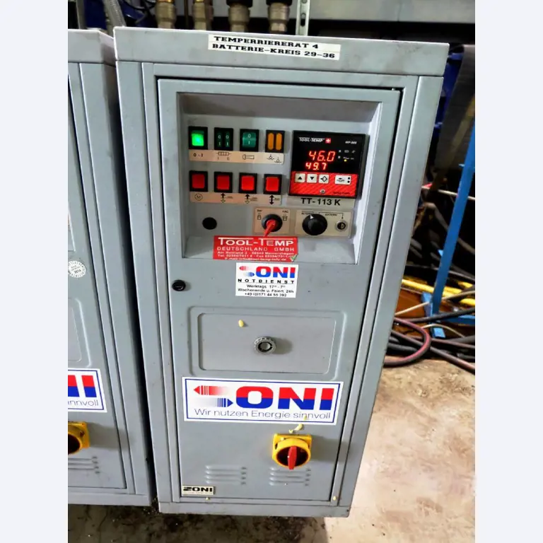 Machines pour la fabrication de pièces (rapportées) automobiles moussées et injectées-2