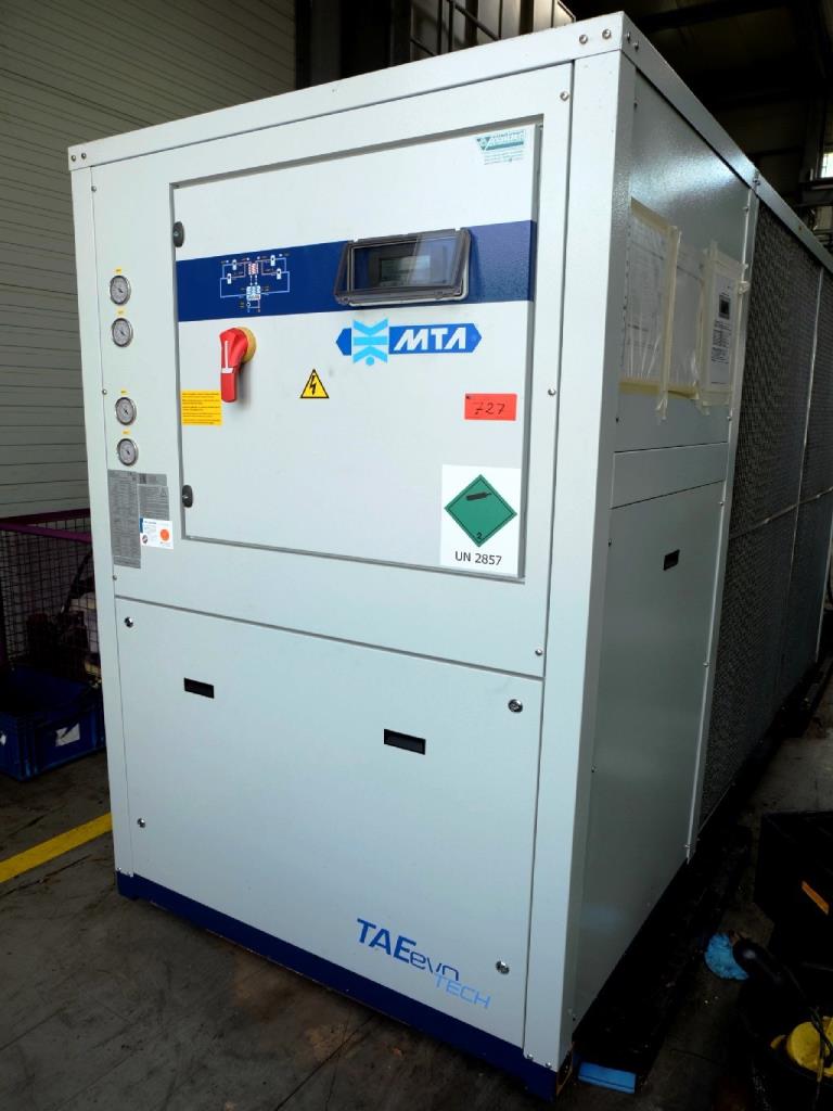 Machines for the manufacturing of foamed <br>and injected attachments and spare parts <br>for the automotive sector-1