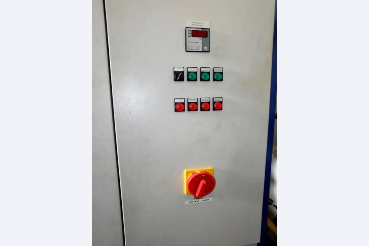 Machines for the manufacturing of foamed <br>and injected attachments and spare parts <br>for the automotive sector-5