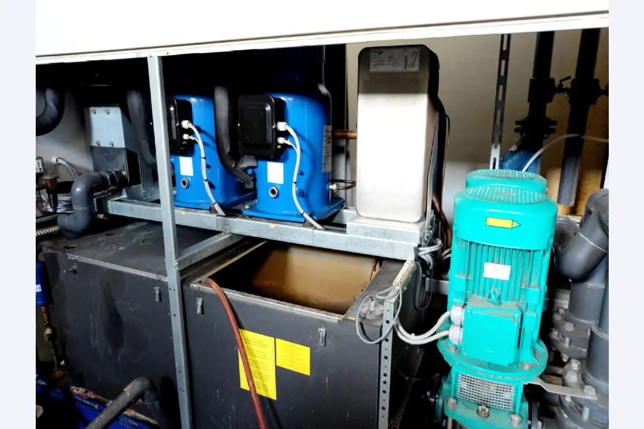 Machines for the manufacturing of foamed <br>and injected attachments and spare parts <br>for the automotive sector-7