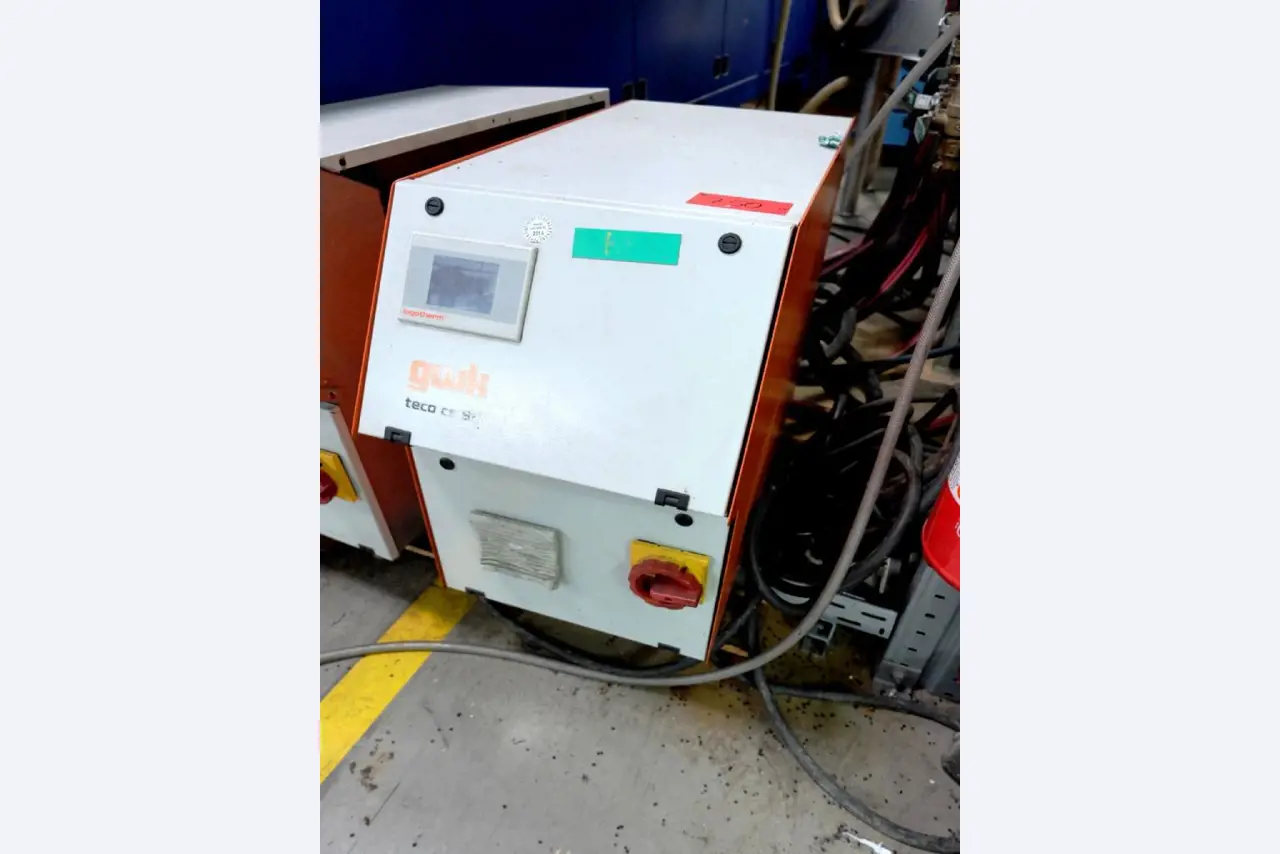 Machines for the manufacturing of foamed <br>and injected attachments and spare parts <br>for the automotive sector-1