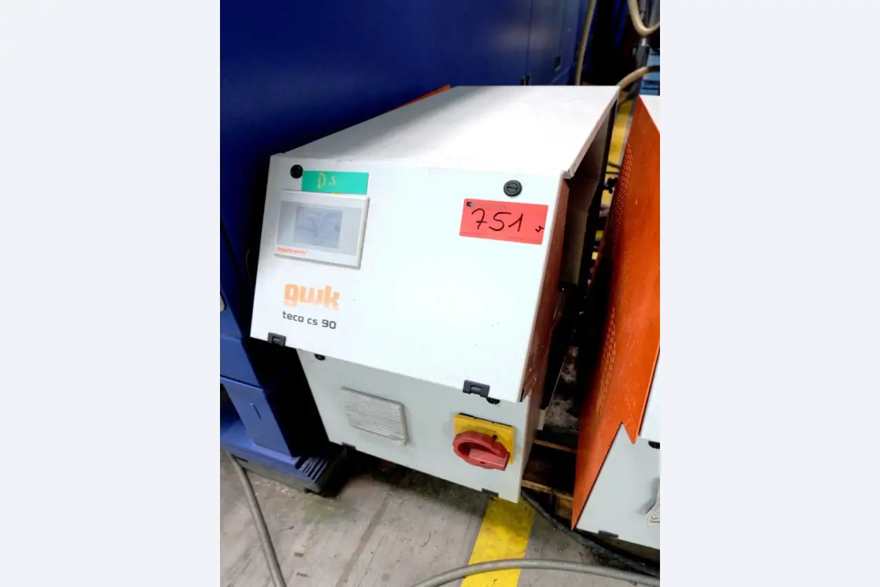 Machines for the manufacturing of foamed <br>and injected attachments and spare parts <br>for the automotive sector-1