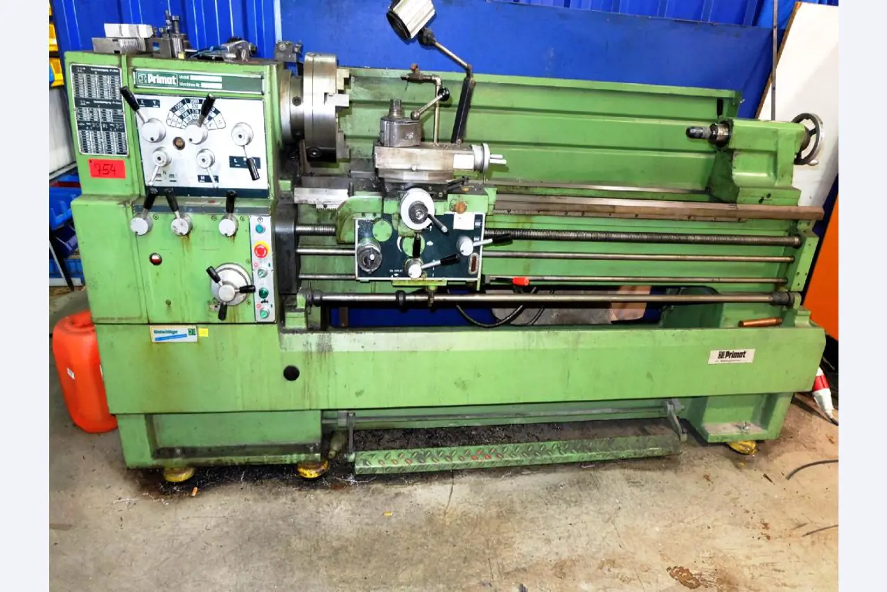 Machines pour la fabrication de pièces (rapportées) automobiles moussées et injectées-1