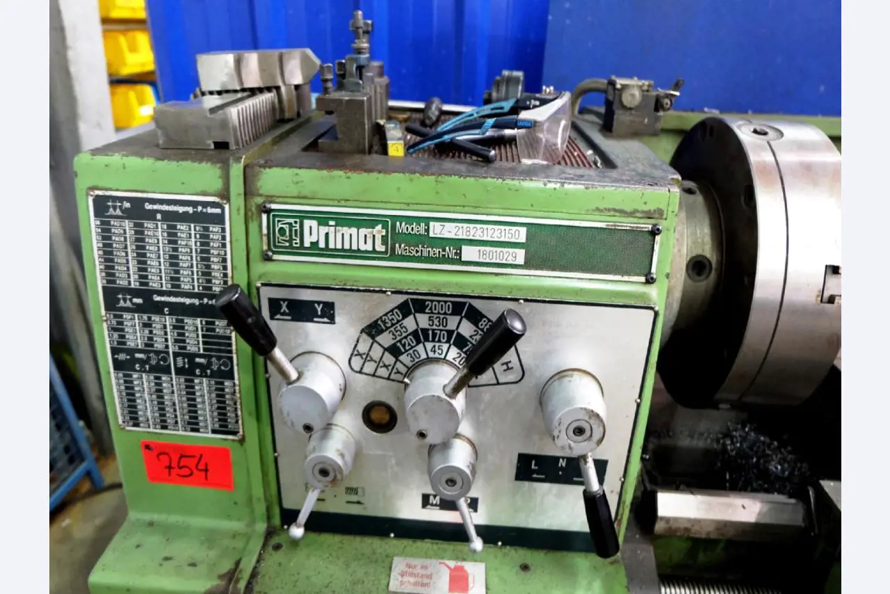 Machines pour la fabrication de pièces (rapportées) automobiles moussées et injectées-2