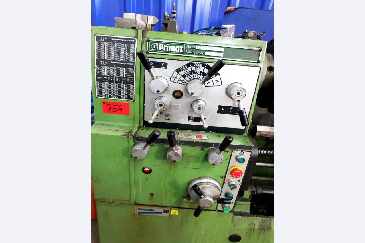 Machines pour la fabrication de pièces (rapportées) automobiles moussées et injectées-4