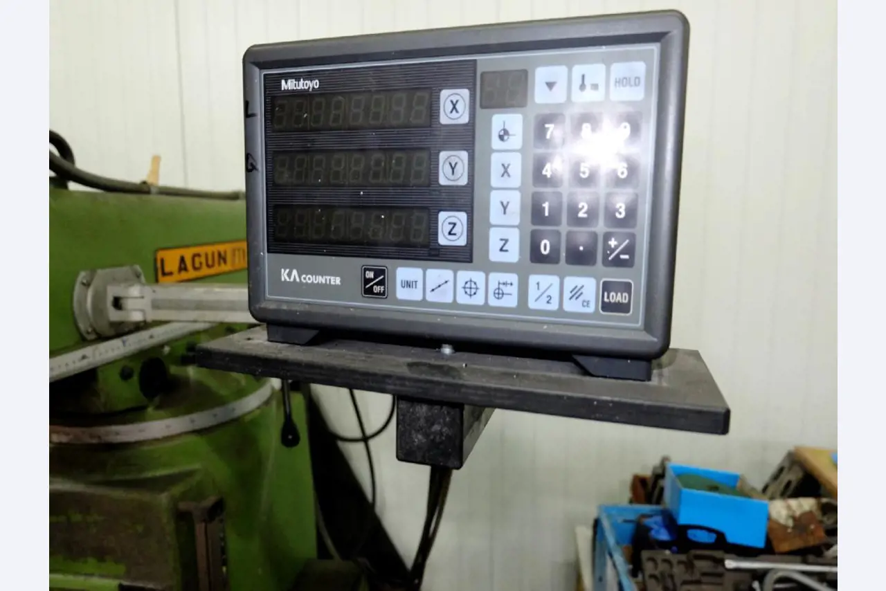 Machines for the manufacturing of foamed <br>and injected attachments and spare parts <br>for the automotive sector-3