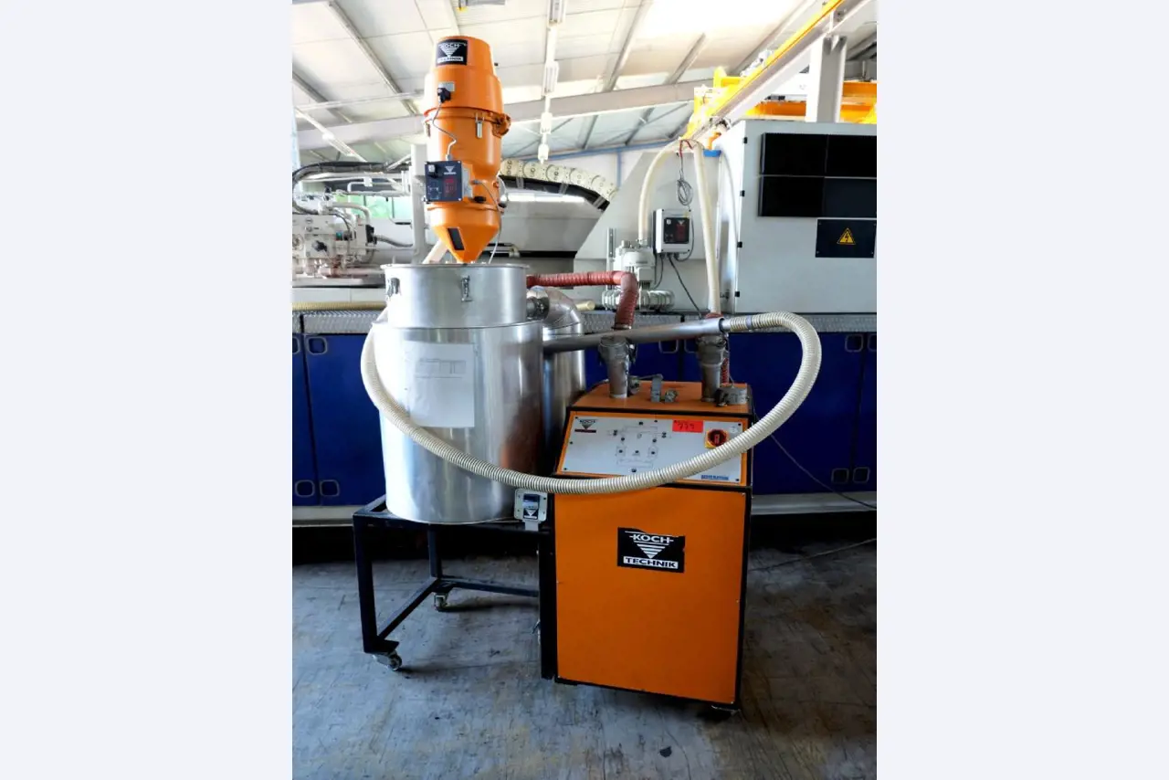 Machines for the manufacturing of foamed <br>and injected attachments and spare parts <br>for the automotive sector-1