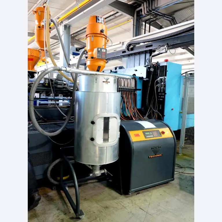 Machines for the manufacturing of foamed <br>and injected attachments and spare parts <br>for the automotive sector-1