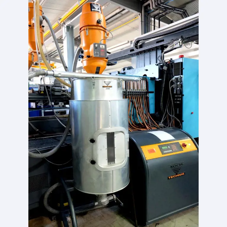 Machines for the manufacturing of foamed <br>and injected attachments and spare parts <br>for the automotive sector-2