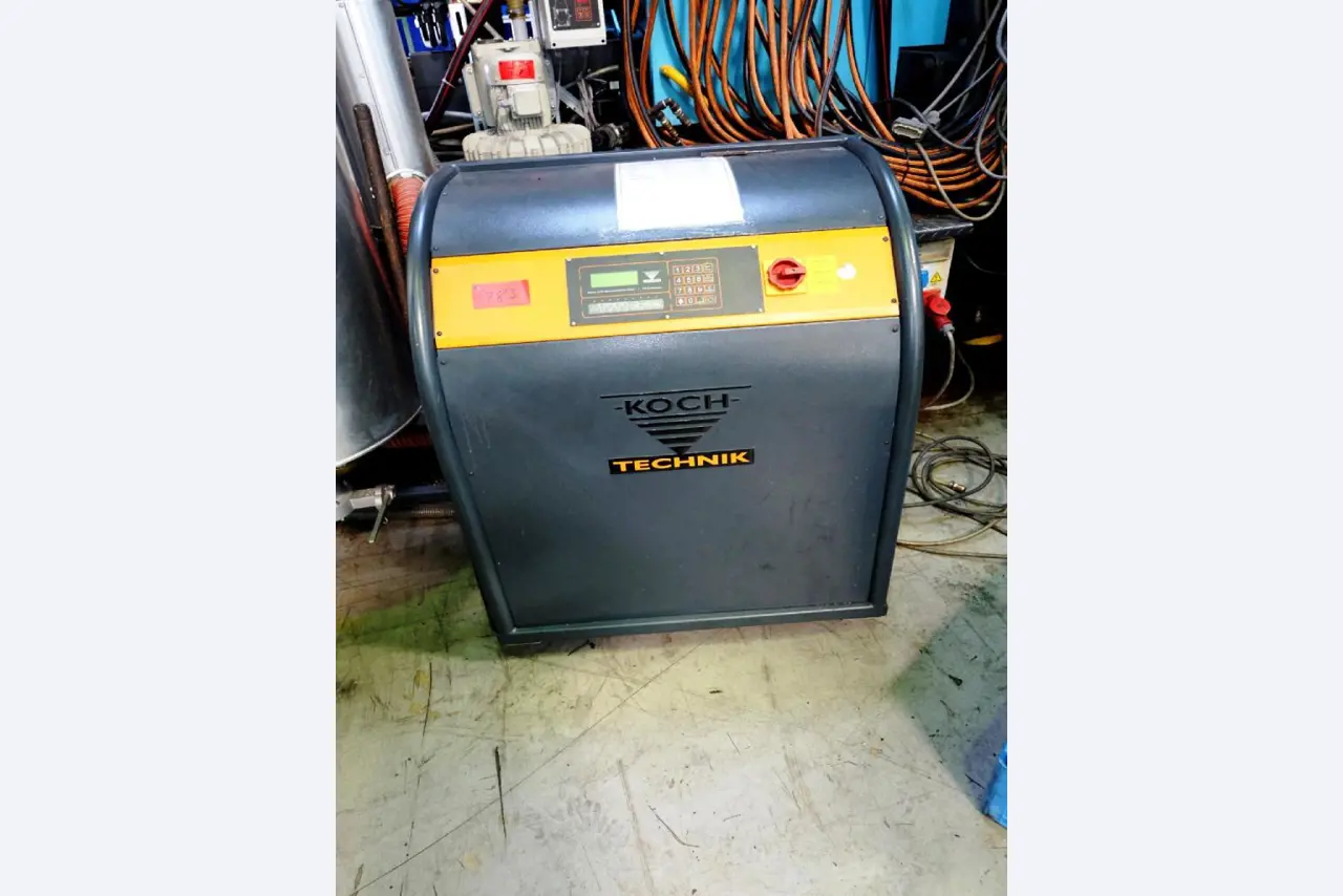 Machines for the manufacturing of foamed <br>and injected attachments and spare parts <br>for the automotive sector-3