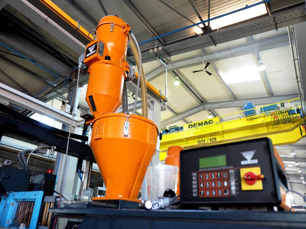 Machines for the manufacturing of foamed <br>and injected attachments and spare parts <br>for the automotive sector-6