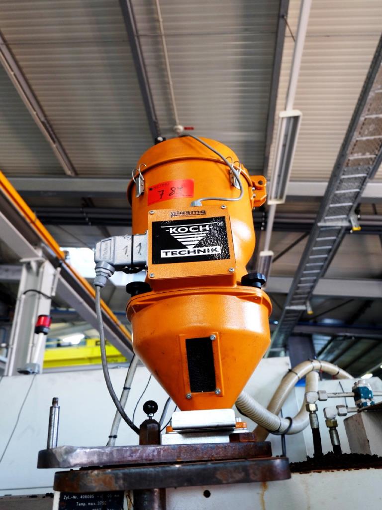 Machines for the manufacturing of foamed <br>and injected attachments and spare parts <br>for the automotive sector-4