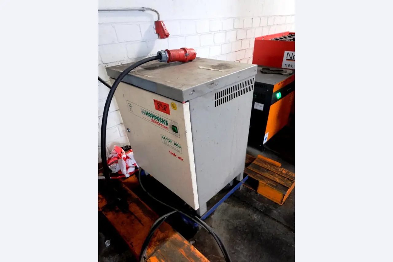 Machines for the manufacturing of foamed <br>and injected attachments and spare parts <br>for the automotive sector-1