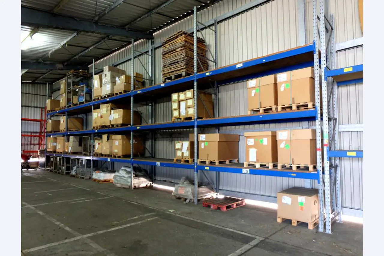 Machines pour la fabrication de pièces (rapportées) automobiles moussées et injectées-2