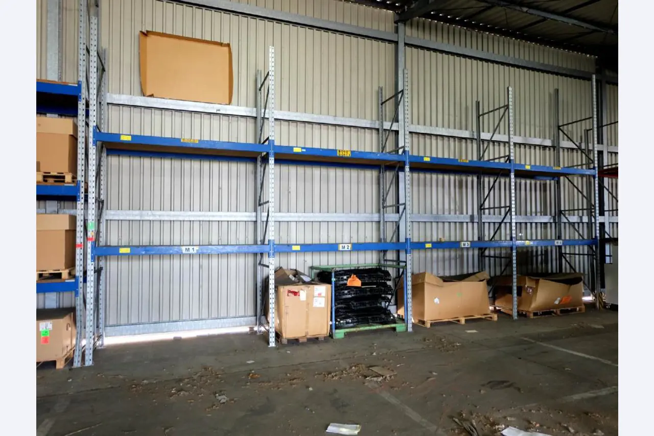 Machines pour la fabrication de pièces (rapportées) automobiles moussées et injectées-3