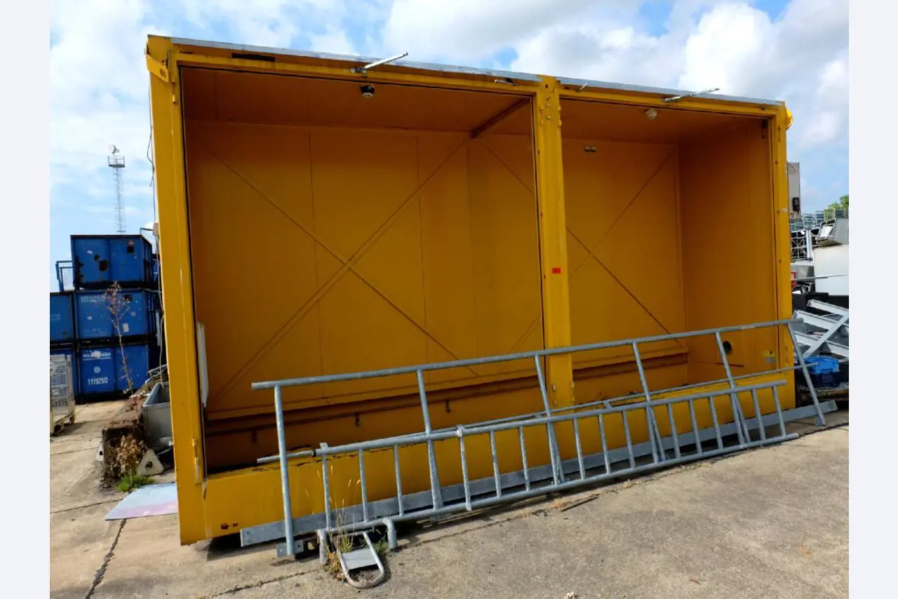 Machines pour la fabrication de pièces (rapportées) automobiles moussées et injectées-1