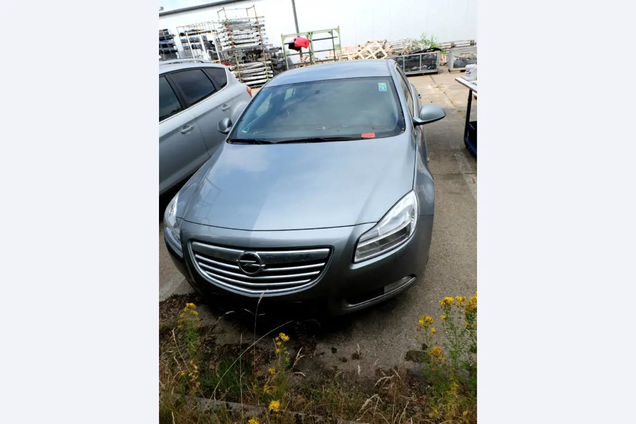 Machines pour la fabrication de pièces (rapportées) automobiles moussées et injectées-2
