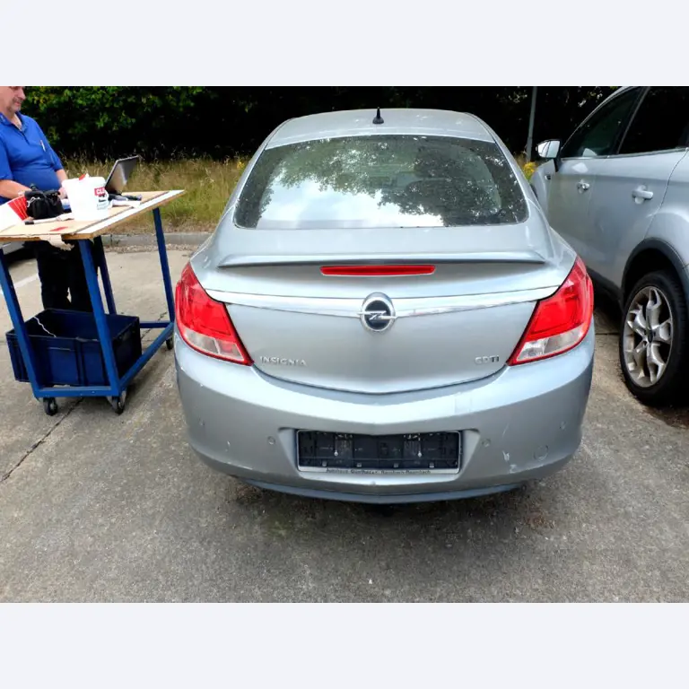 Machines pour la fabrication de pièces (rapportées) automobiles moussées et injectées-3
