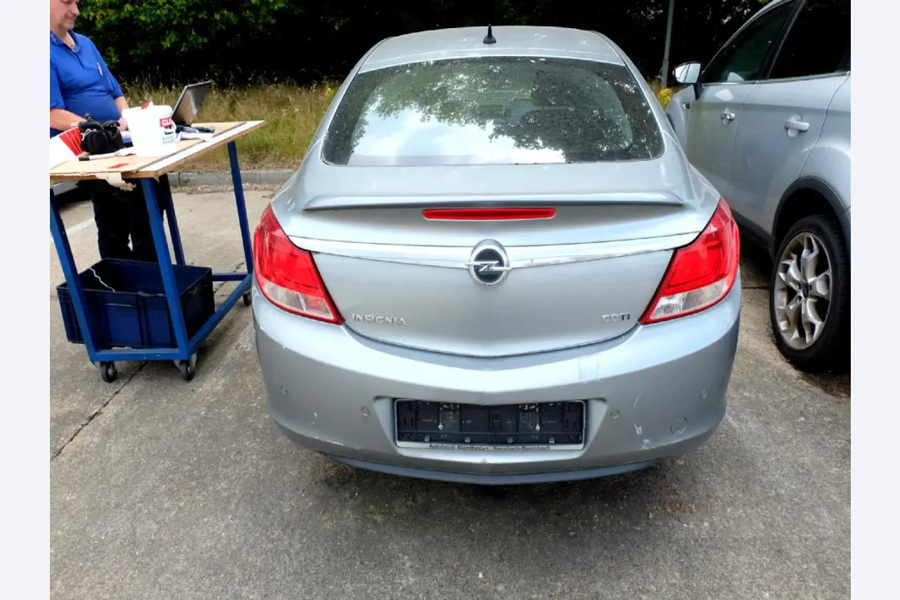 Machines pour la fabrication de pièces (rapportées) automobiles moussées et injectées-3