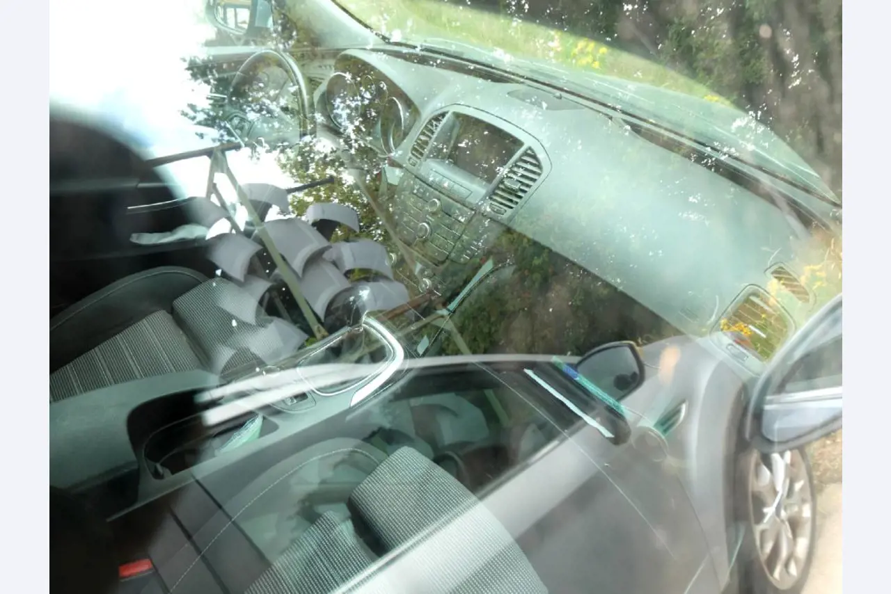 Machines pour la fabrication de pièces (rapportées) automobiles moussées et injectées-6