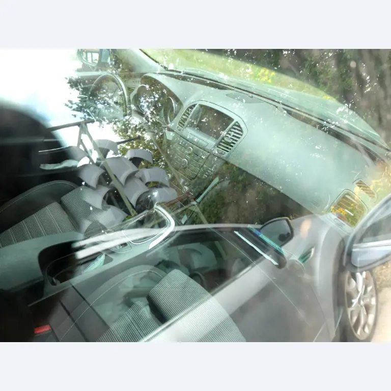 Machines pour la fabrication de pièces (rapportées) automobiles moussées et injectées-6