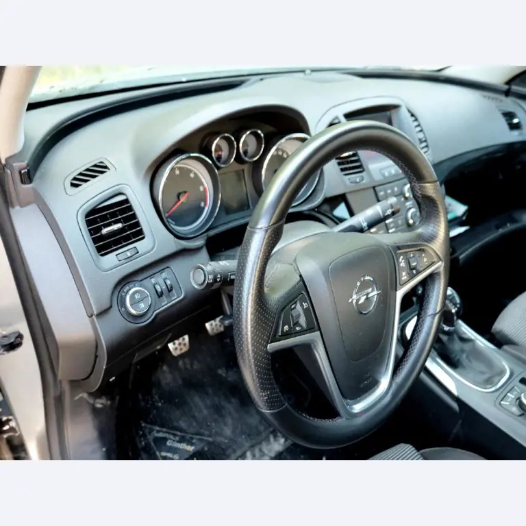 Machines pour la fabrication de pièces (rapportées) automobiles moussées et injectées-7