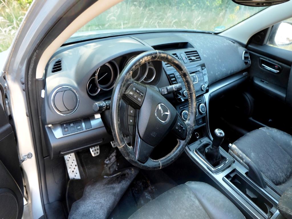 Machines for the manufacturing of foamed <br>and injected attachments and spare parts <br>for the automotive sector-10