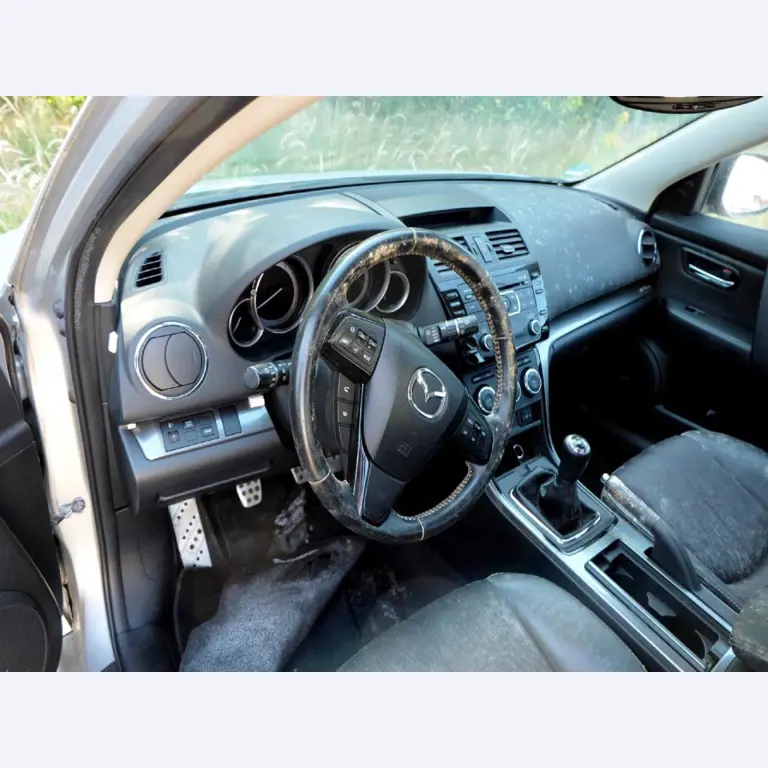 Machines for the manufacturing of foamed <br>and injected attachments and spare parts <br>for the automotive sector-10