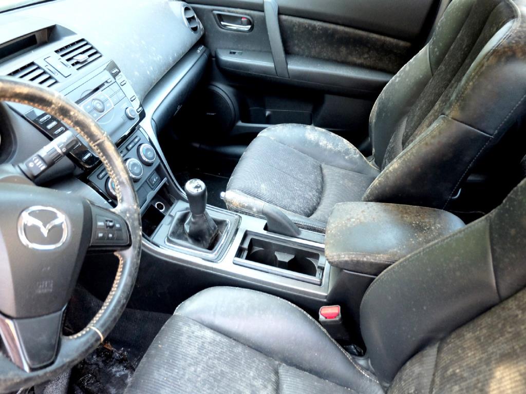 Machines for the manufacturing of foamed <br>and injected attachments and spare parts <br>for the automotive sector-11