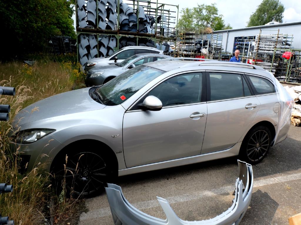 Machines for the manufacturing of foamed <br>and injected attachments and spare parts <br>for the automotive sector-1