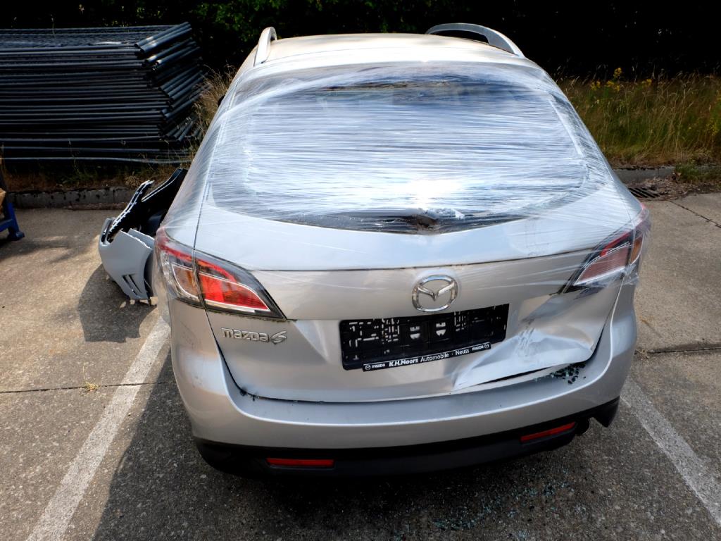 Machines for the manufacturing of foamed <br>and injected attachments and spare parts <br>for the automotive sector-2