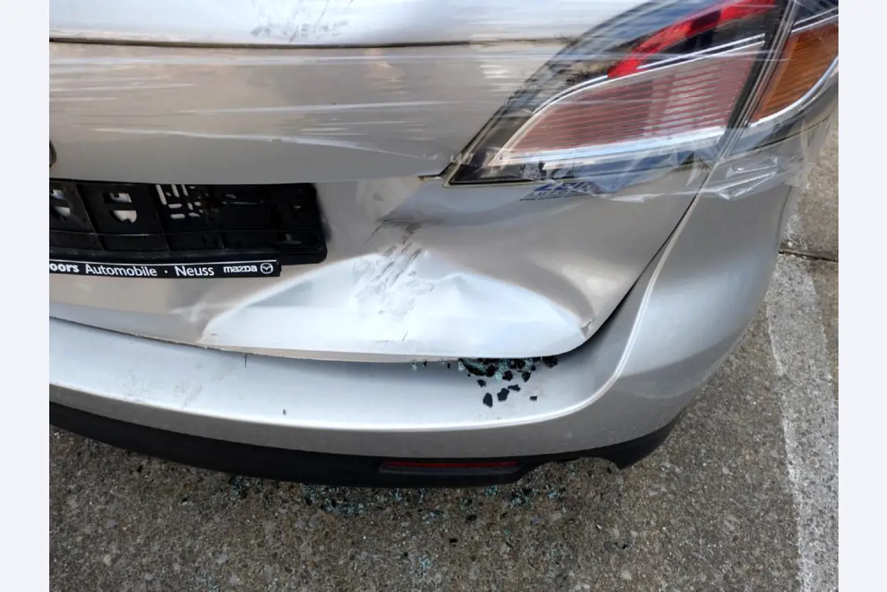 Machines for the manufacturing of foamed <br>and injected attachments and spare parts <br>for the automotive sector-3