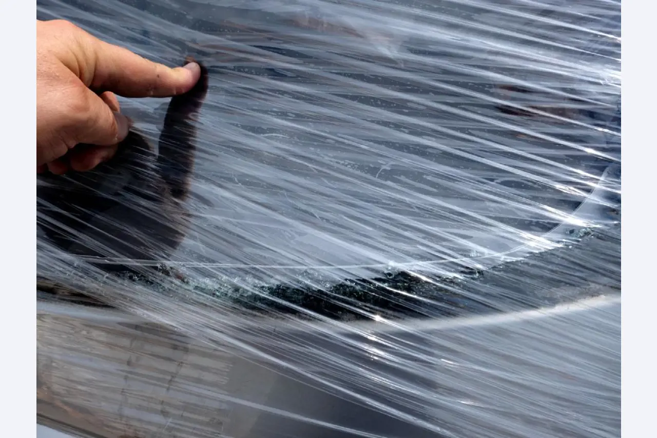 Machines for the manufacturing of foamed <br>and injected attachments and spare parts <br>for the automotive sector-4