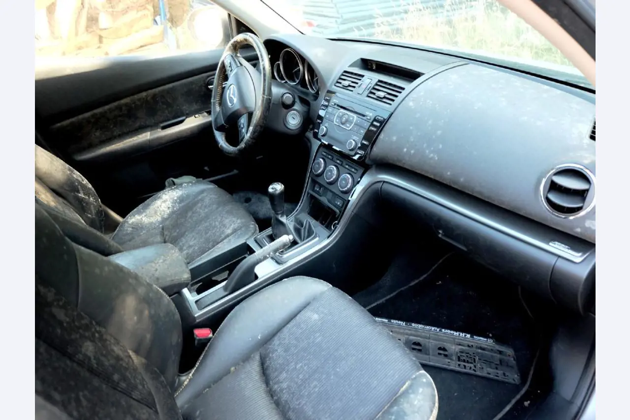 Machines for the manufacturing of foamed <br>and injected attachments and spare parts <br>for the automotive sector-8