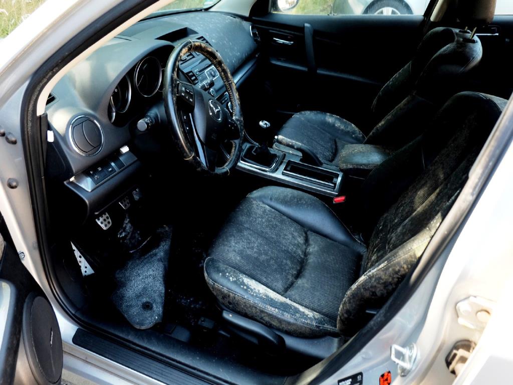 Machines for the manufacturing of foamed <br>and injected attachments and spare parts <br>for the automotive sector-9