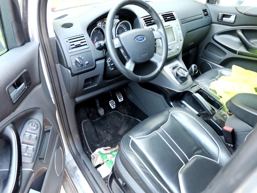 Machines for the manufacturing of foamed <br>and injected attachments and spare parts <br>for the automotive sector-10