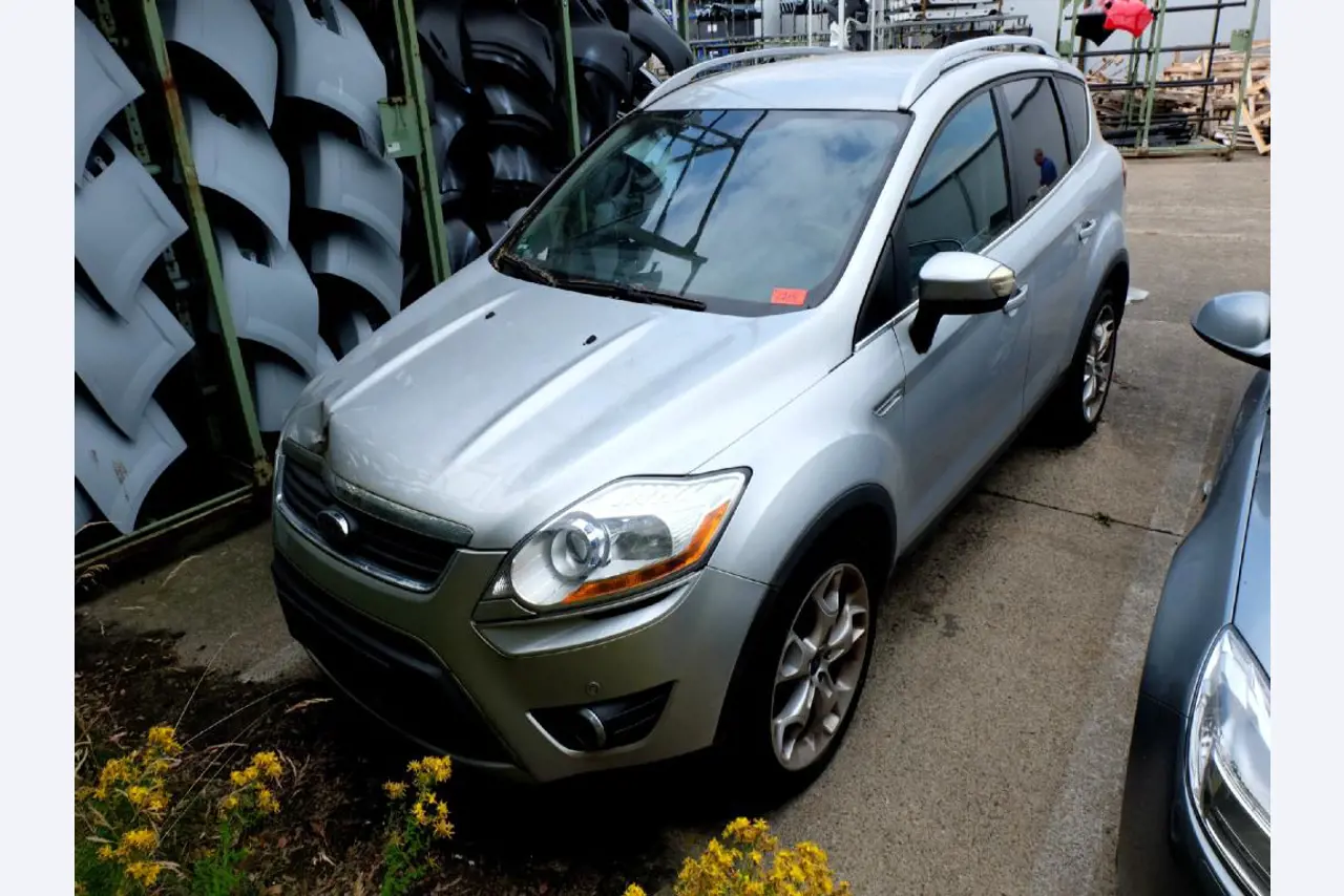 Machines for the manufacturing of foamed <br>and injected attachments and spare parts <br>for the automotive sector-1