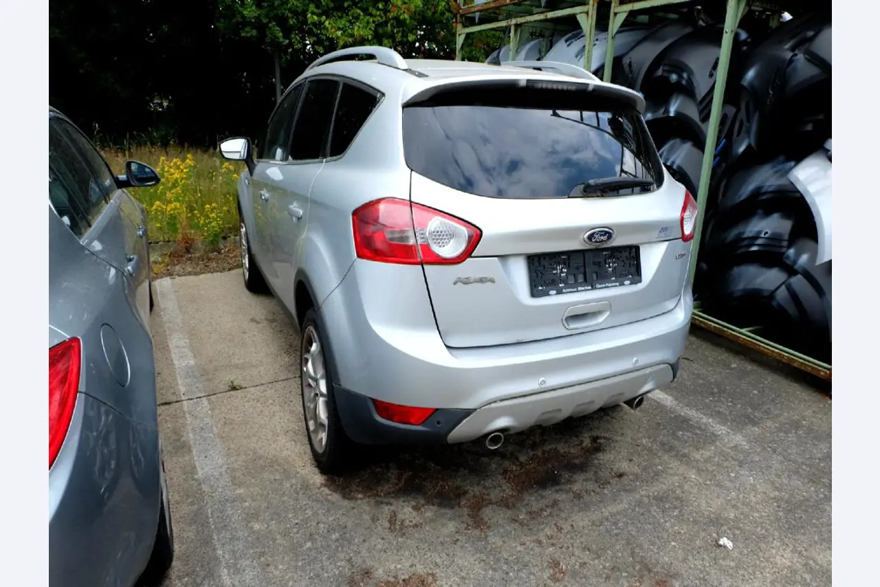 Machines for the manufacturing of foamed <br>and injected attachments and spare parts <br>for the automotive sector-2