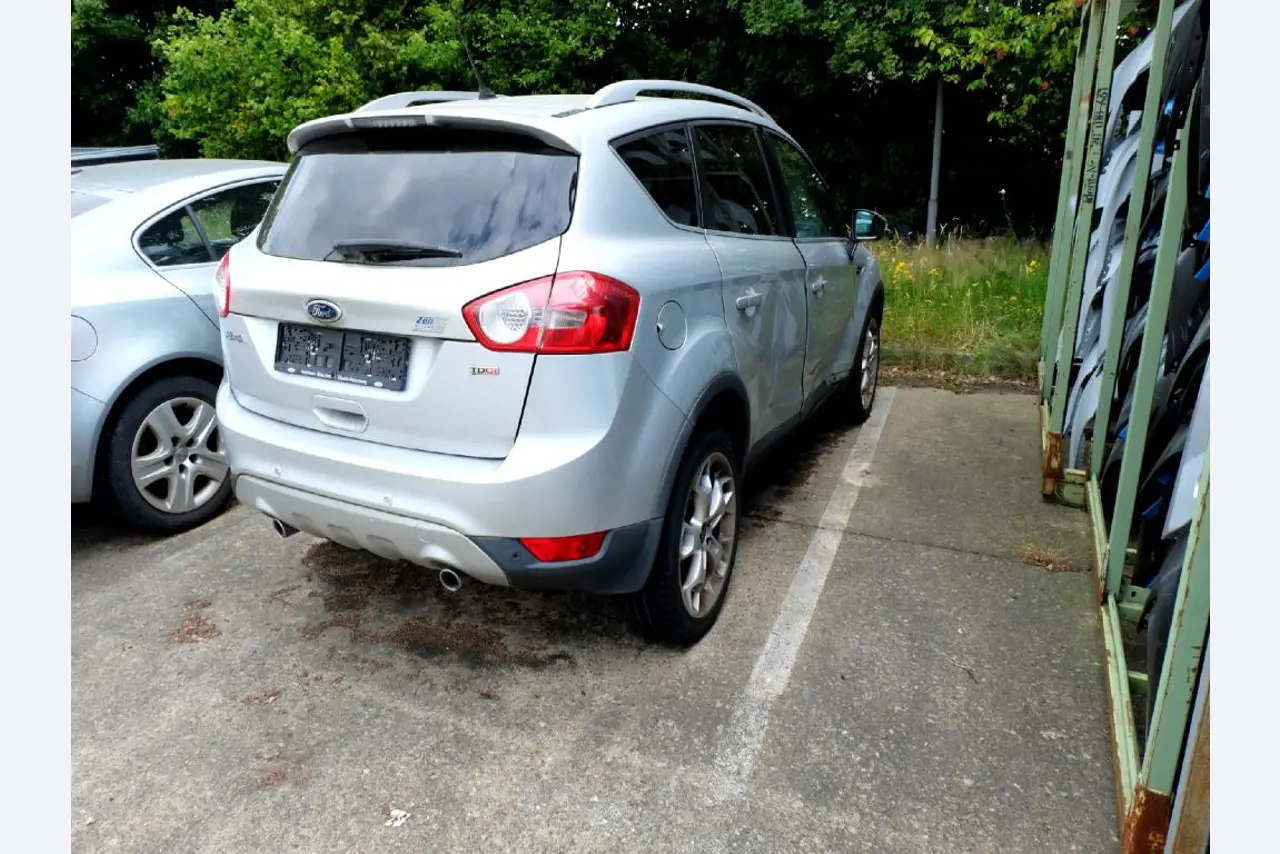 Machines for the manufacturing of foamed <br>and injected attachments and spare parts <br>for the automotive sector-3