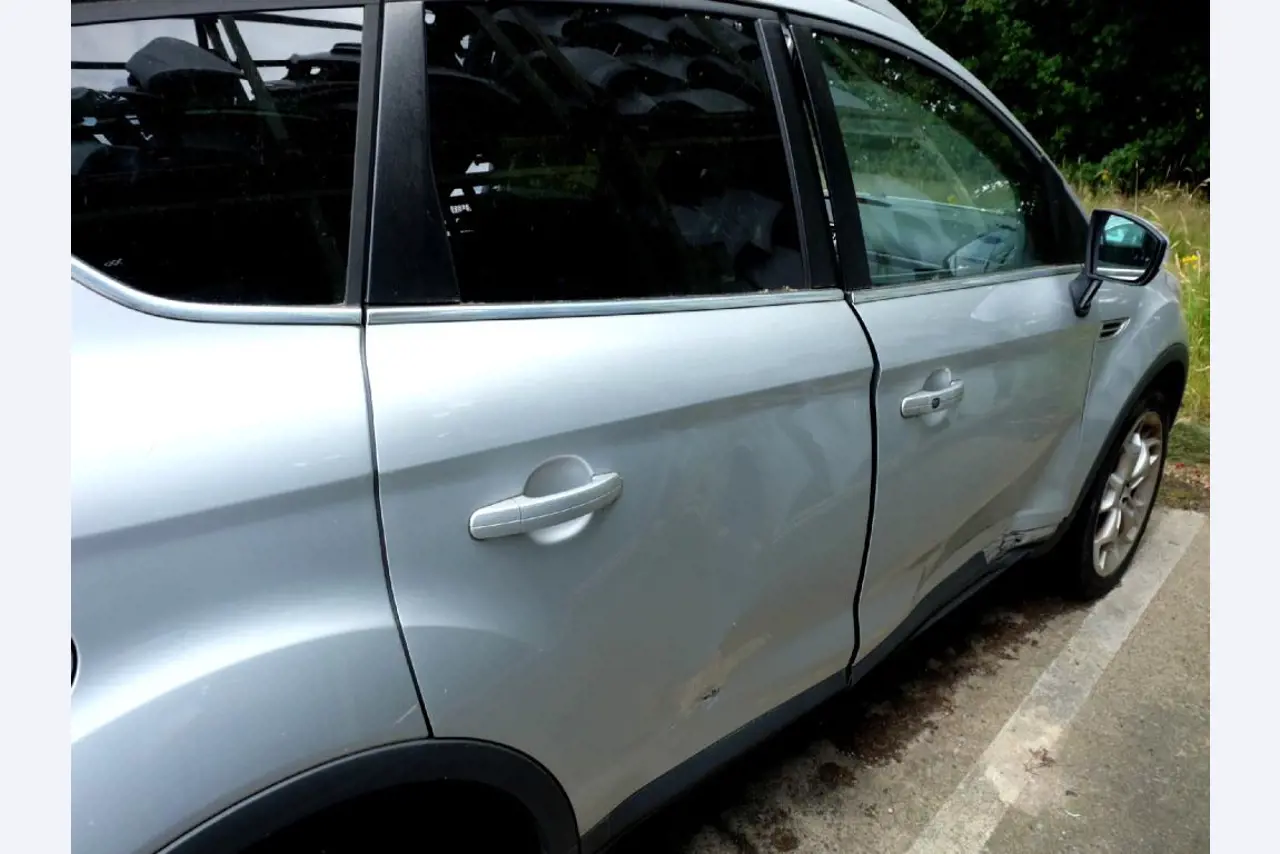 Machines for the manufacturing of foamed <br>and injected attachments and spare parts <br>for the automotive sector-4